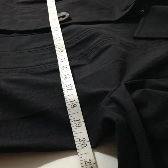 Like New Blazer Nice Thick Material Fits Like M/L Front/Side Hidden Pockets - Picture 5 of 16